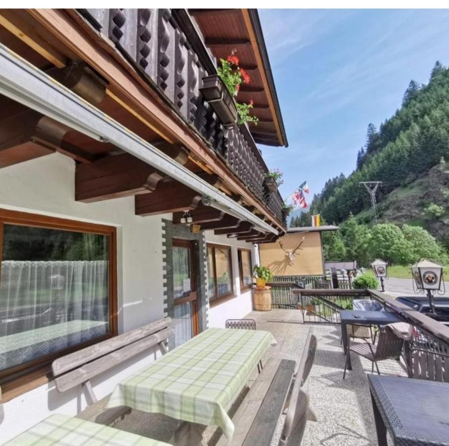 Tattoo Pension Mit Restaurant Und Tattoo-Studio Mörtschach エクステリア 写真